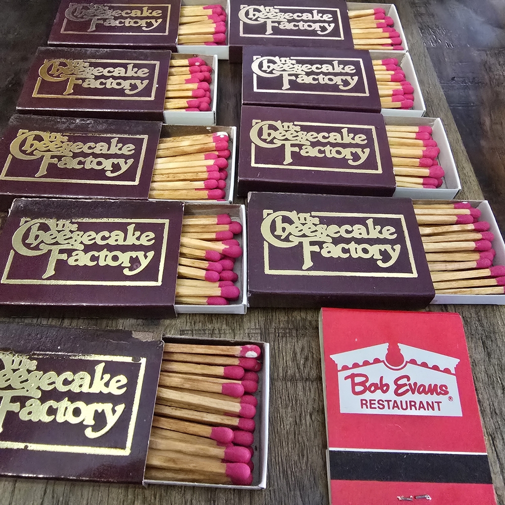 Vinatge, Lot (9) Cheesecake Factory matchboxes, 1 Bob Evans matchbook Collectors